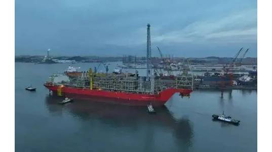  Sangomar-bound FPSO Leopold Sédar Senghor leaving the quayside at COSCO Shipyard in Dalian, China, in preparation for its tow to Keppel Shipyard in Singapore in 2022. Image courtesy of Woodside
