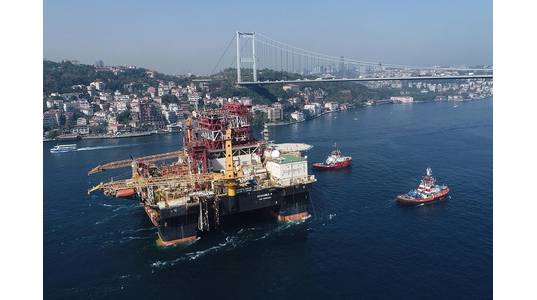Through the Bosporus: the Black Sea capable, Scarabeo 9 semi-submersible drill rig (Photo: Saipem)