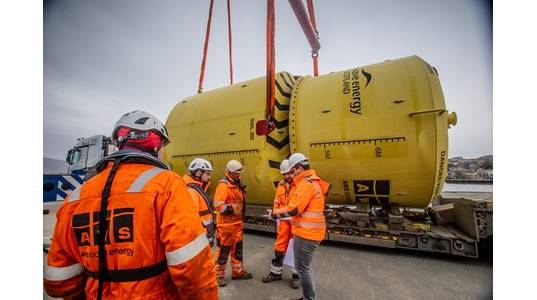 AWS Waveswing arrival on Copelands Dock (credit Colin Keldie)