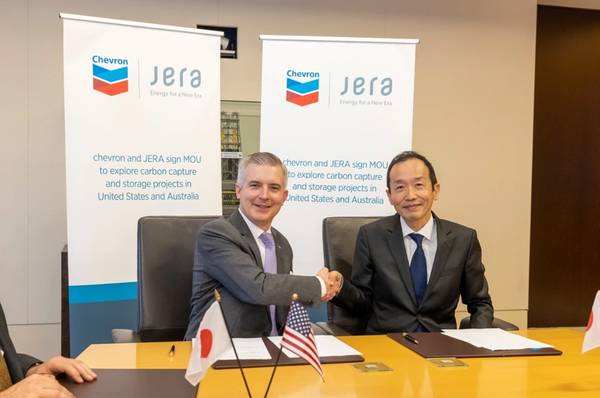 Chris Powers, Vice President of Carbon Capture Utilization and Storage at Chevron, and Mr. Gaku Takagi, Executive Officer, Head of the Resource Procurement and Investment Division of JERA, sign MOU to explore carbon capture and storage projects in United States and Australia. (Photo: Chevron)
