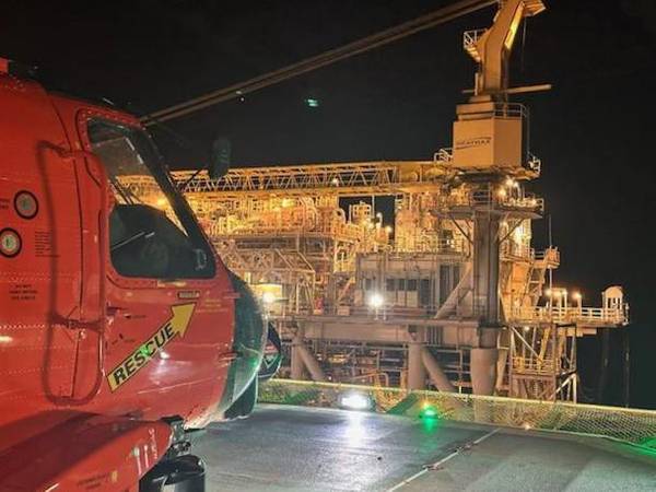 A Coast Guard Air Station New Orleans MH-60 Jayhawk lands on BP's oil platform Atlantis for a medevac, approximately 130 miles offshore from Port Fourchon, Louisiana, March 17, 2023. The patient had a reported eye injury and was brought to University Medical Center in stable condition. (U.S. Coast Guard photo by Coast Guard Air Station New Orleans)