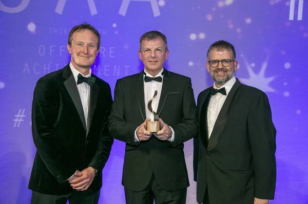Colin Black receives the Significant Contribution Award for his outstanding services to the industry from Daniel Davidson, COO of Frontier Energy Network and award category sponsor and Kenny McAllister, Chair of the Offshore Achievement Awards organising committee.