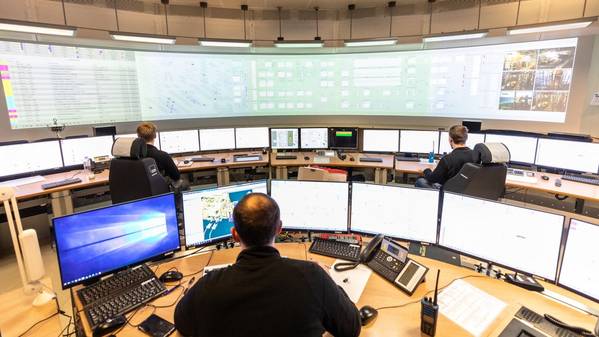 The control room on the Snorre A platform in the North Sea. (Photo: Even Kleppa - Woldcam / Equinor ASA)