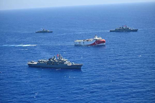 Frigates and corvettes of the Turkish Naval Forces escorting ORUC REİS seismic vessel while conducting surveys in the Eastern Mediterranean - Credit: Turkish Defense Ministry