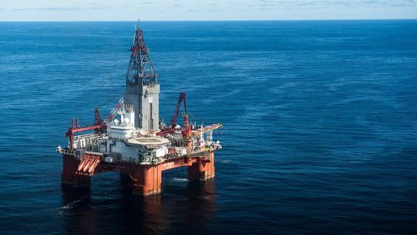 The West Hercules drilling rig in the Barents Sea. (Photo: Ole Jørgen Bratland)