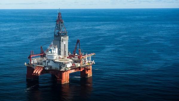 The West Hercules drilling rig in the Barents Sea. (Photos: Ole Jørgen Bratland)