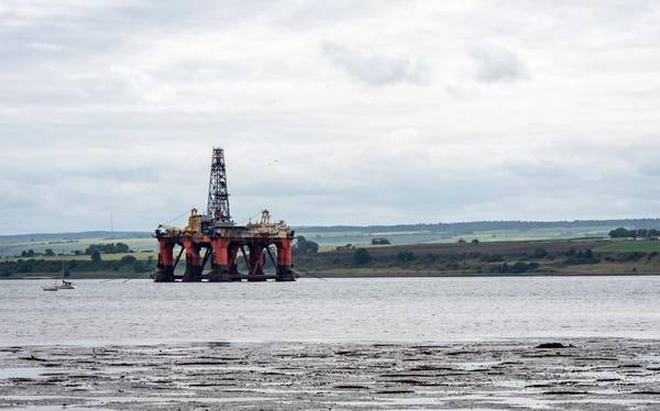 Illustration: An offshore drilling rig  in Scotland - Image by pxl.store - AdobeStock