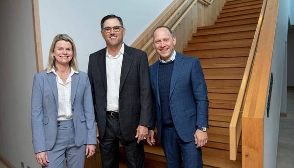 Ingrid Sølvberg (Vår Energi), Jeff Miller (Halliburton) and Torger Rød (Vår Energi). - Credit: Vår Energi