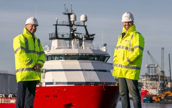 L-R Marc McGruther, Project Delivery Manager, FMS and Carl Lafferty, Survey & Positioning Manager, FMS