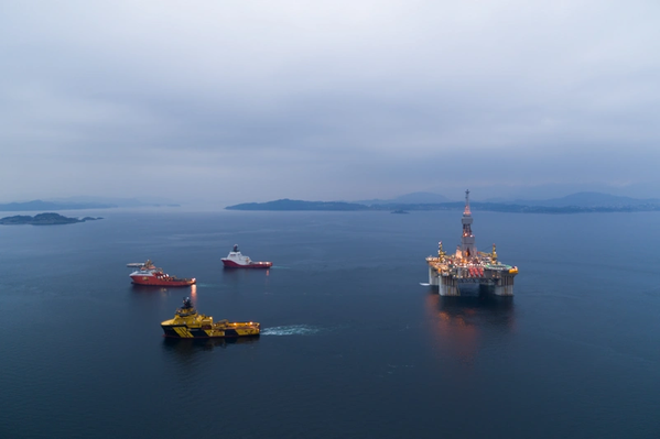 Njord A tow to field 22. March 2022 - Credit - Jan Arne Wold & Elisabeth Sahl - Copyright - Equinor 