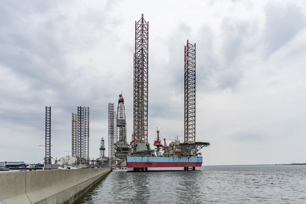 Offshore drilling rig - Credit: ThomasBang/AdobeStock