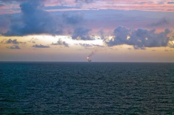 An offshore platform in the North Sea © Jone Gundersen/AdobeStock