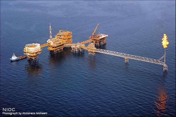 An offshore oil production complex in Iran - Credit: NIOC