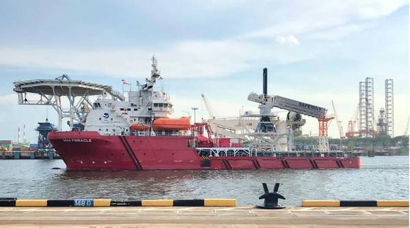 MMA Pinnacle leaving Singapore mobilized with the Safeway motion-compensated gangway system (Photo: MMA Offshore)