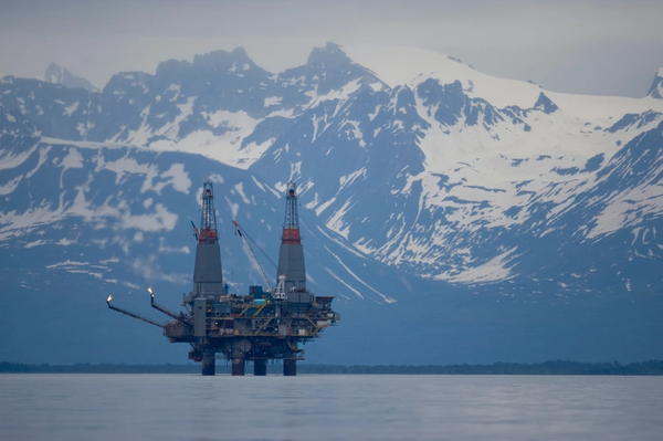 An oil platform in Cook Inlet, Alaska - ©Paul/AdobeStock