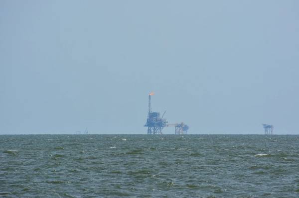 Oil platforms in Gulf of Mexico - Credit: Mosto/AdobeStock