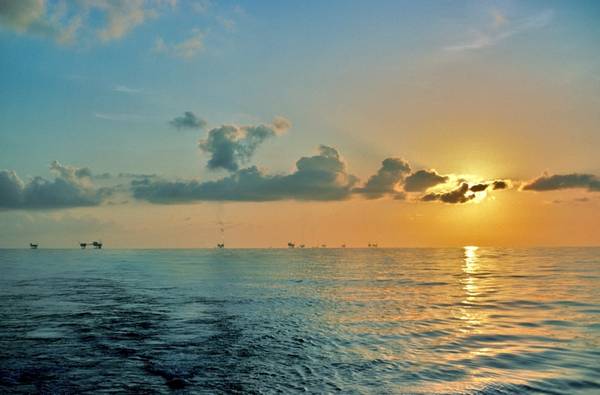 Oil platforms in the Gulf of Mexico - Image by Scott Bufkin/AdobeStock