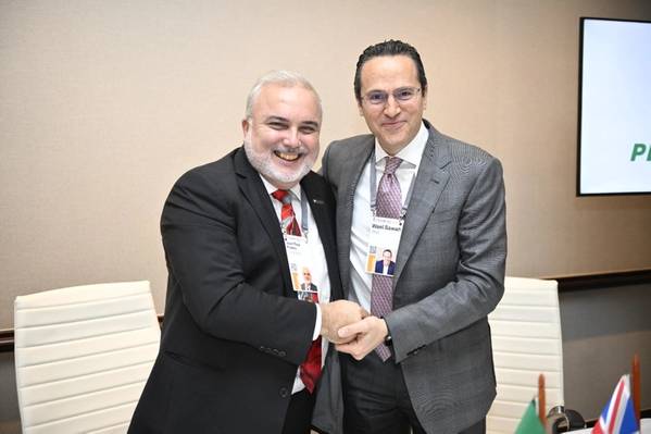 Jean Paul Prates, the CEO of Petrobras (left) and Wael Sawan, the CEO of Shell (right), signed a Memorandum of Understanding, during CERAWeek, in Houston. Photo Credit: Gustavo Galbatto/Petrobras