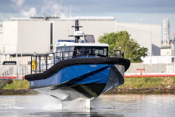 ©Project partner, Artemis Technologies' multi-purpose, zero emission workboat foiling in Belfast Harbour. Credit: Artemis Technologies.