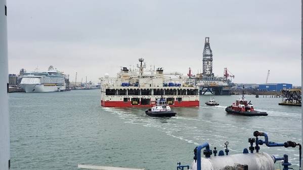 Ramform Titan heads into Galveston, guided by pilot vessels. Credit: PGS
