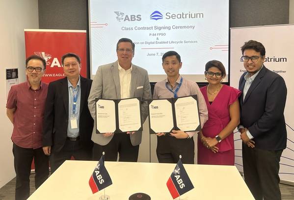 Representatives from ABS and Seatrium met in Singapore for the contract signing. (Photo: ABS)