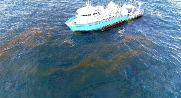 Research vessel at the Taylor Energy oil spill site offshore of Louisiana pre-containment. (Photo: NOAA)