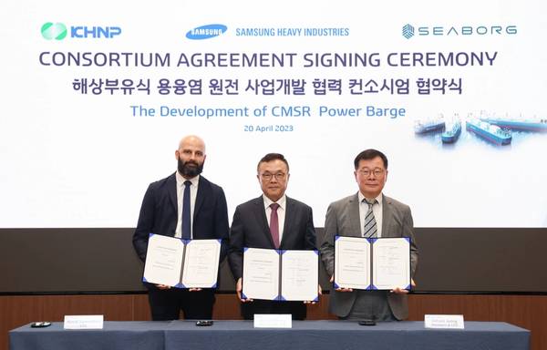 (From right to left) Jintaek Jeong, CEO of SHI, Jooho Whang, CEO of KHNP, Navid Samandari, CEO of Seaborg have signed consortium agreement - ©Samsung Heavy Industries