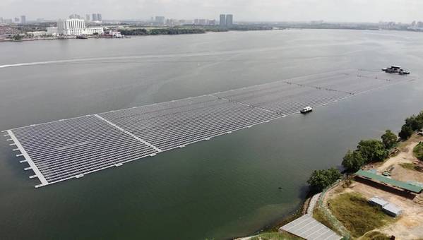Sunseap's previous floating solar project - Credit: Sunseap