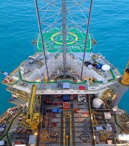 Plataforma autoelevable Titania busca trabajo en alta mar de México