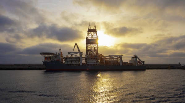 A Transocean Drillship - Image: Ana/AdobeStock