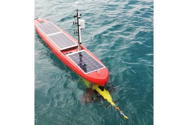 The AutoNaut Caravela wave propelled unmanned surface vessel with its SeaGlider payload. Photo: AutoNaut