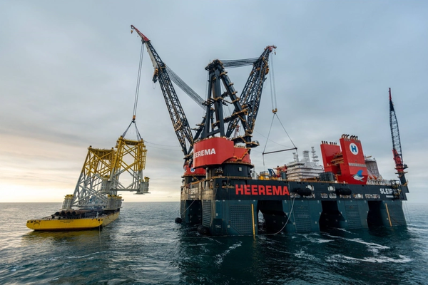 Heerema's Sleipnir Crane Vessel Installs