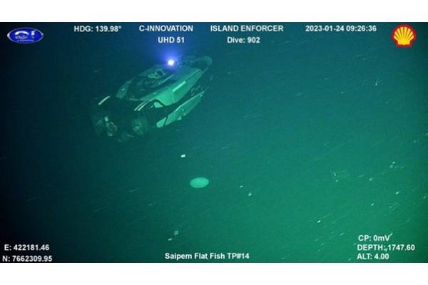 Field test image of the Saipem FlatFish placed above the OD OBN harvesting data using optical communications (Credit: Sonardyne)