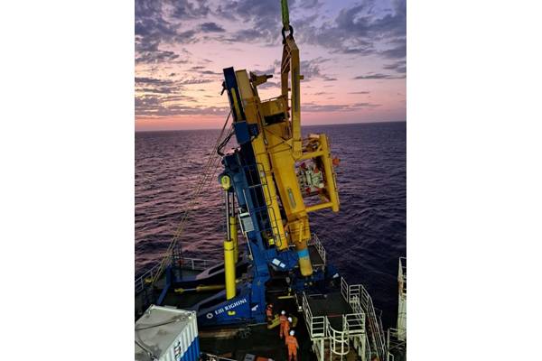 The installation of Pipeline End Termination from the vessel (Credit: Saipem)