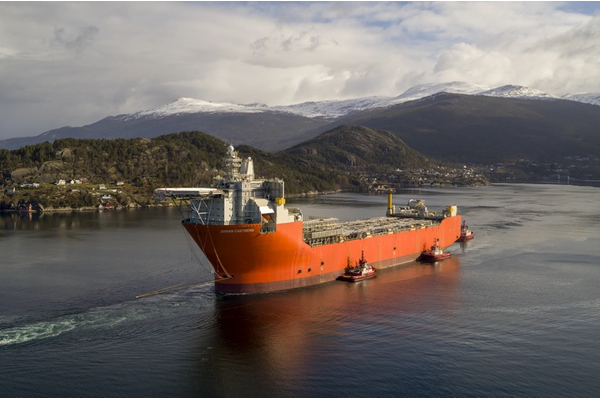 Johan Castberg tow to Stord - Credit - Jan Arne Wold & Roar Lindefjeld - Copyright - Equinor 