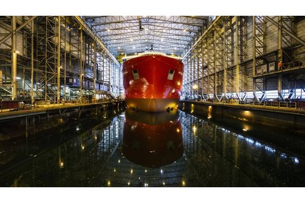 Nexans Aurora being towed out of the dock hall. The dock at Ulstein Verft has a total length of 225m, of which 110m is in the dock hall. Photo: Daniel Osnes