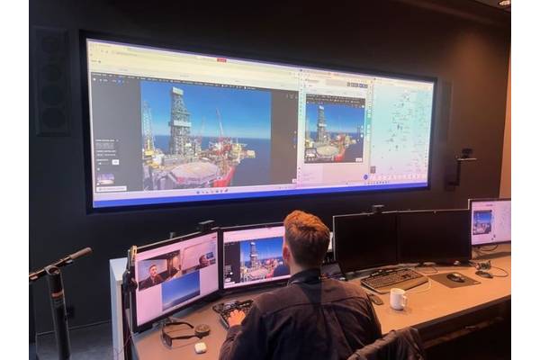 Operations room in Stavanger with inspection engineer piloting the drone at Edvard Grieg (Credit: Aker Solutions)