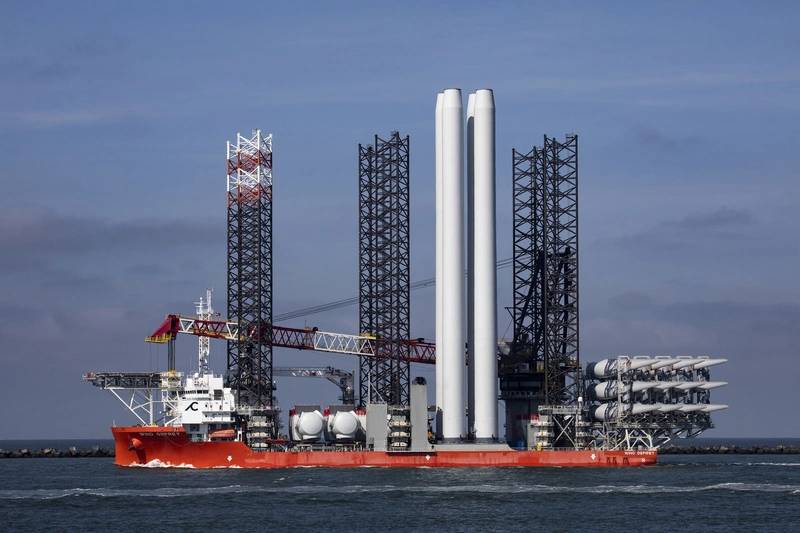Crane Upgrades: Cadeler Taps Semco Maritime for WFIV Duo Modification