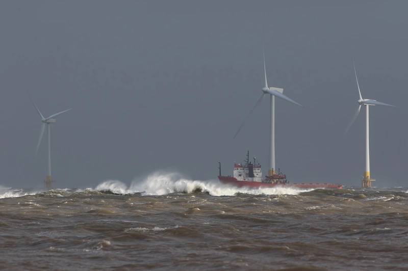 NextEra CEO Says Offshore Wind a Bad Bet