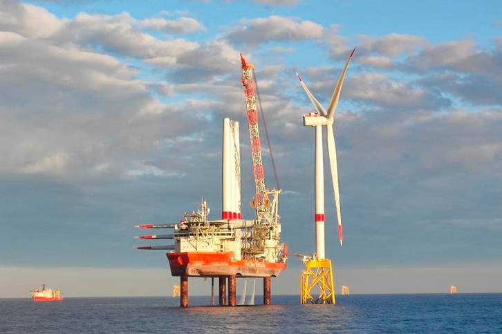 Siemens Gamesa Installs First Wind Turbine at Iberdrola's Saint-Brieuc Offshore Wind Farm