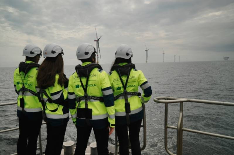 Iberdrola and Masdar Install All 50 Turbines at Baltic Eagle Offshore Wind Farm (Video)