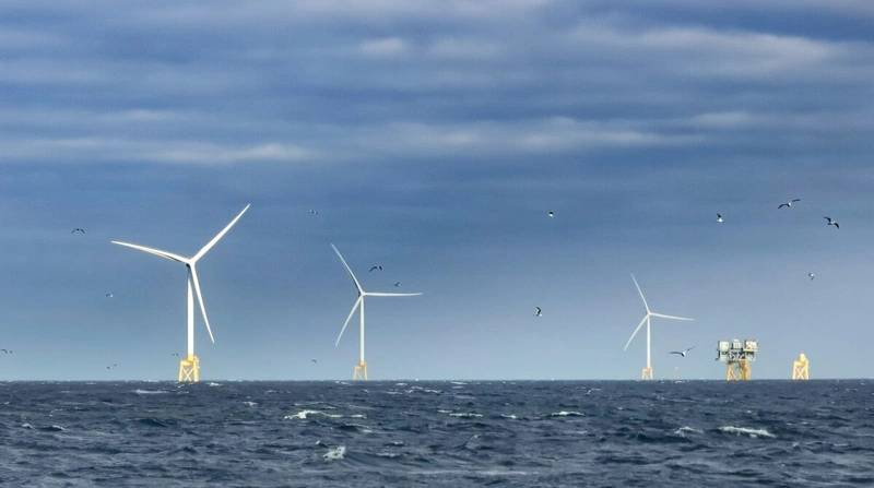 Scottish 450 MW Offshore Wind Farm Produces First Power