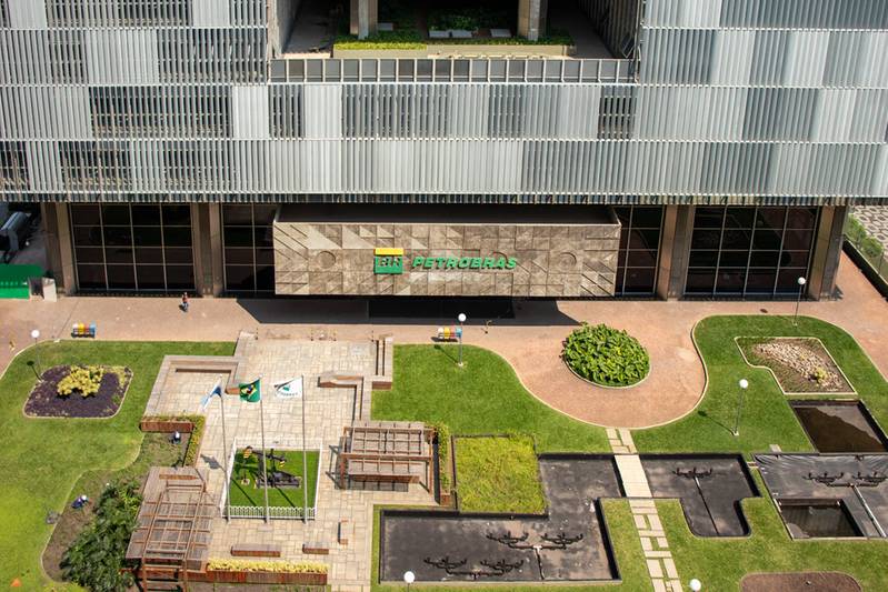 Petrobras Strike-Hit P-40 Platform Shut Down After Gas Leak