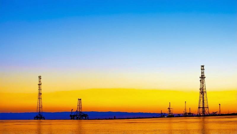 Oil prices continue to rise on the back of strong US demand and Russia supply concerns