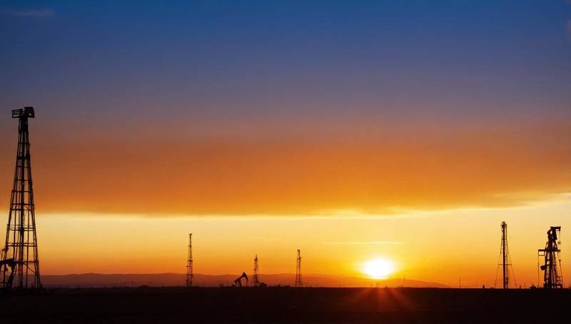 Oil prices rise on tighter supply fears