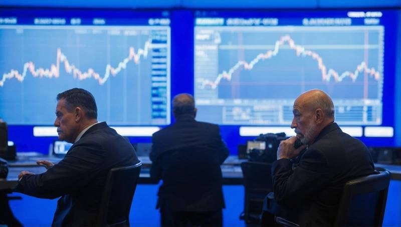 Stocks fall amid inflation worries and trade war concerns