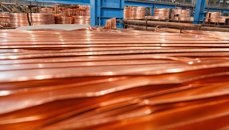 Copper reaches three-week highs, boosted by eased trade tensions