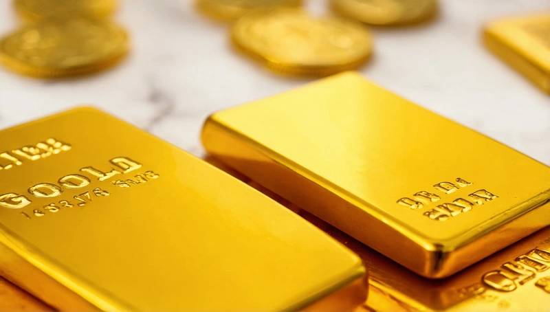 Gold, the safe-haven asset, reaches record highs on the back of a weak dollar and trade war worries