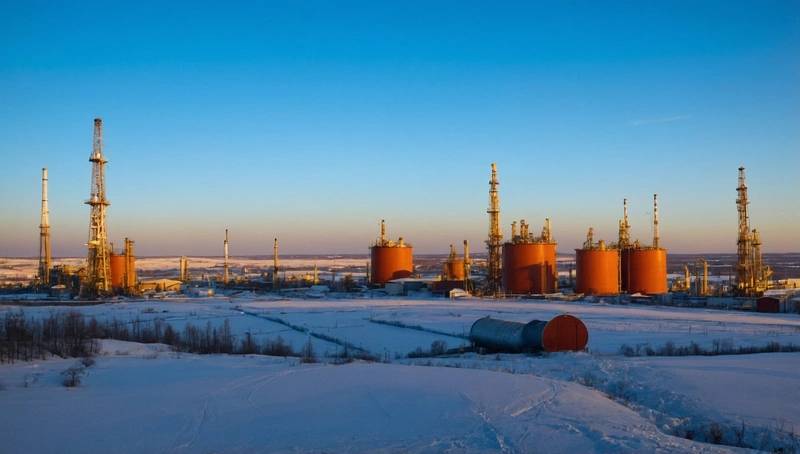 In April, Russia's oil revenues fell by 22% year-on-year.