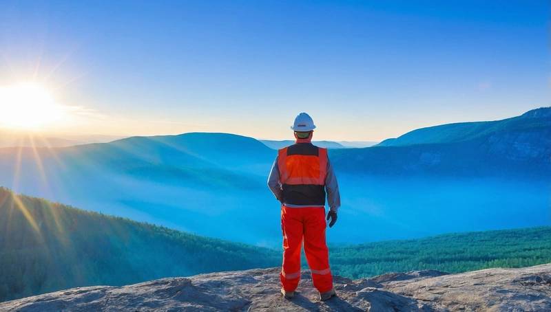 Ontario pledges to reduce red tape for mining projects